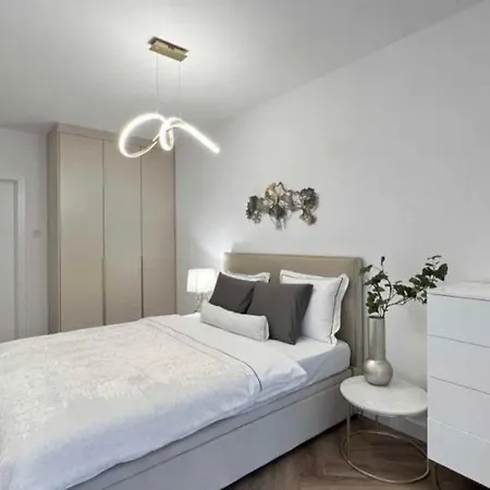 Warszawa Apartment *